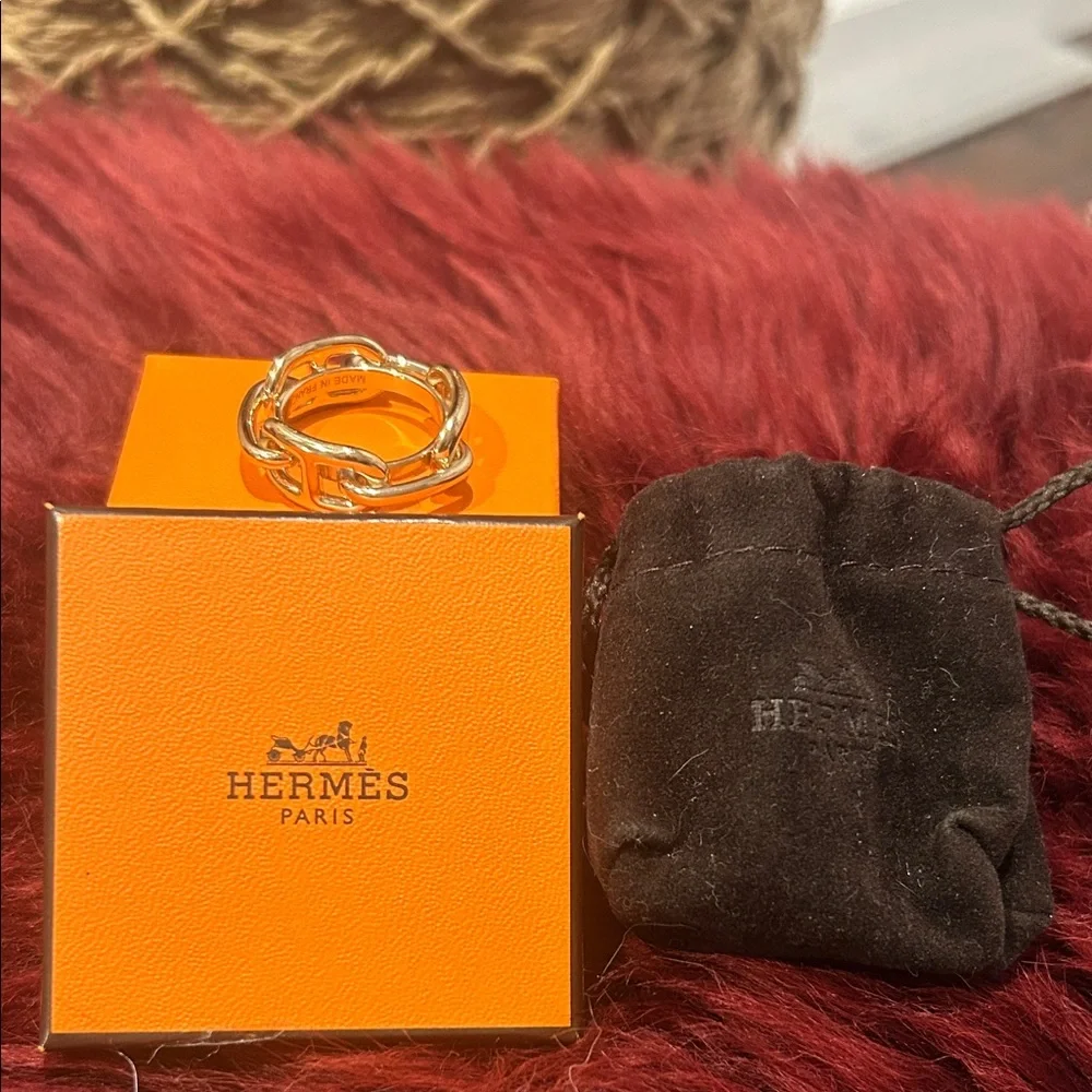 Authentic Hermès Scarf Ring - Picture 1 of 2